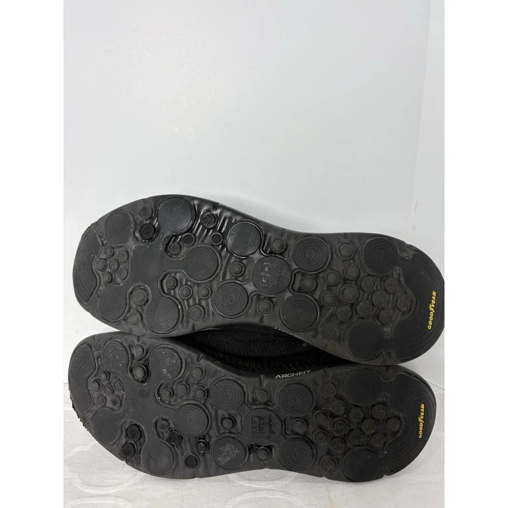 Skechers these shoes